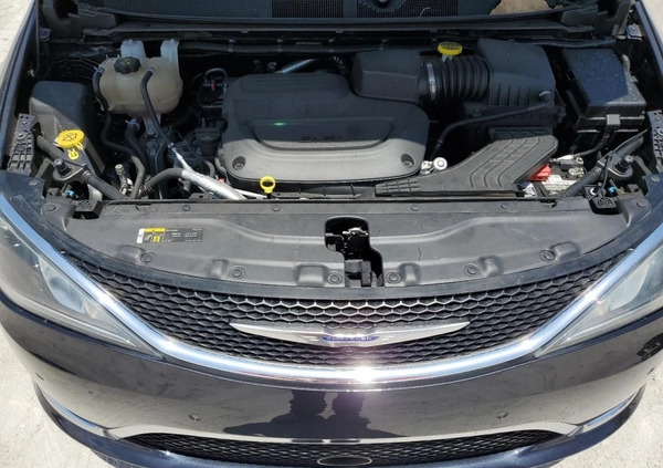 Chrysler Pacifica cena 49000 przebieg: 118993, rok produkcji 2019 z Olszyna małe 79